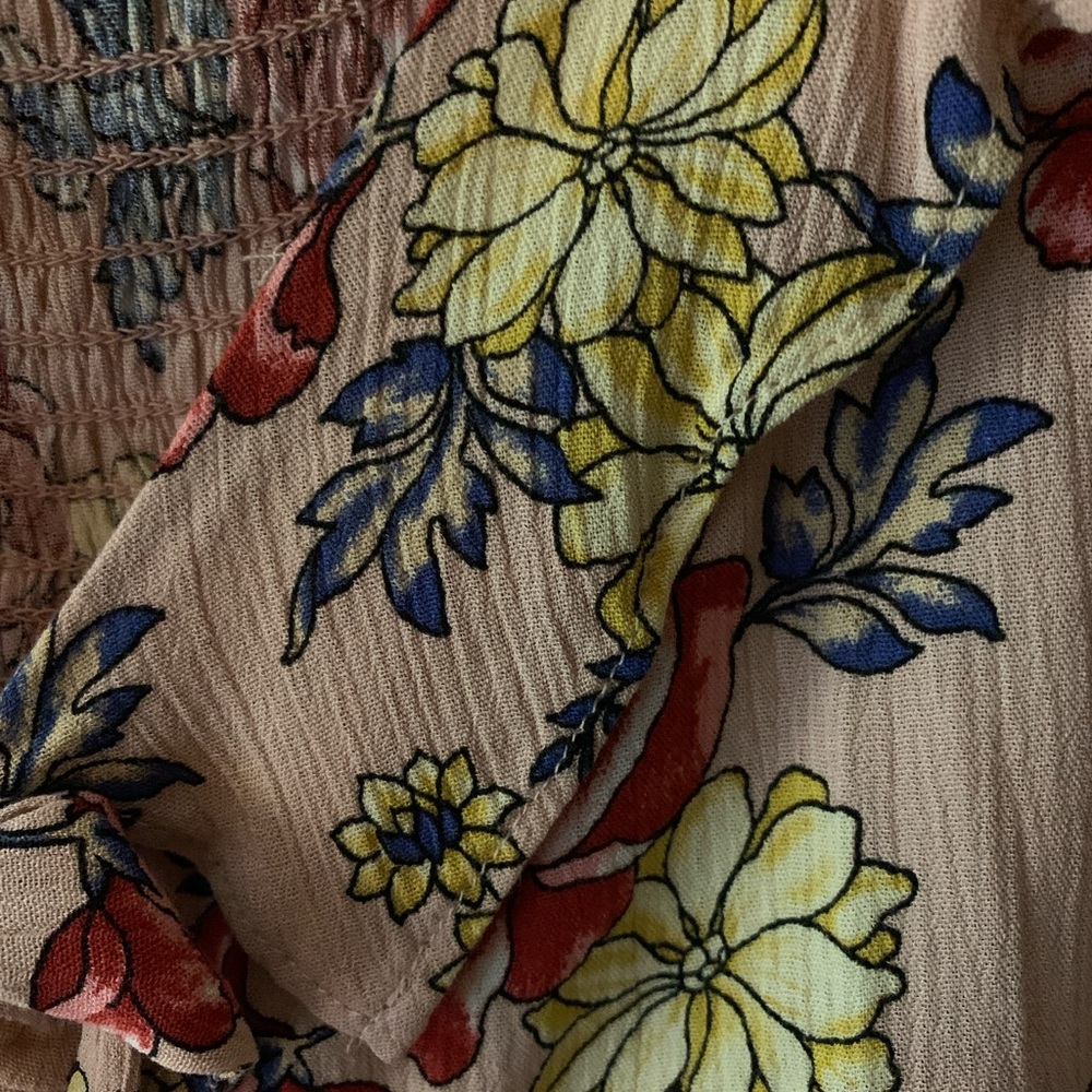 American Rag Floral Top - Picture 6 of 8